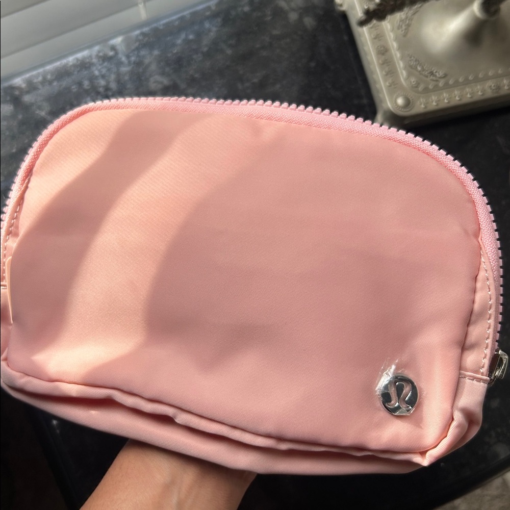 Lululemon everywhere belt bag (pink)